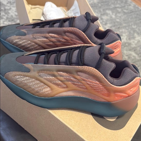 Yeezy 700 V3 in Orange and Teal - Picture 3 of 8